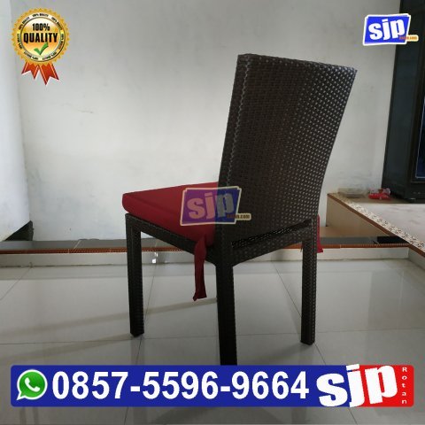 pabrik pengrajin kursi rotan sintetis untuk kursi makan restoran cafe hotel
